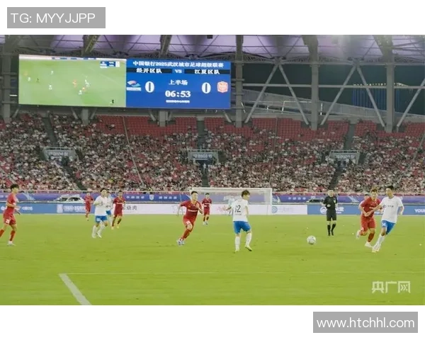 世界球星齐聚一堂 共襄足球盛宴合影留念展现全球足球荣耀 世界球星齐聚一堂 共襄足球盛宴合影留念展现全球足球荣耀