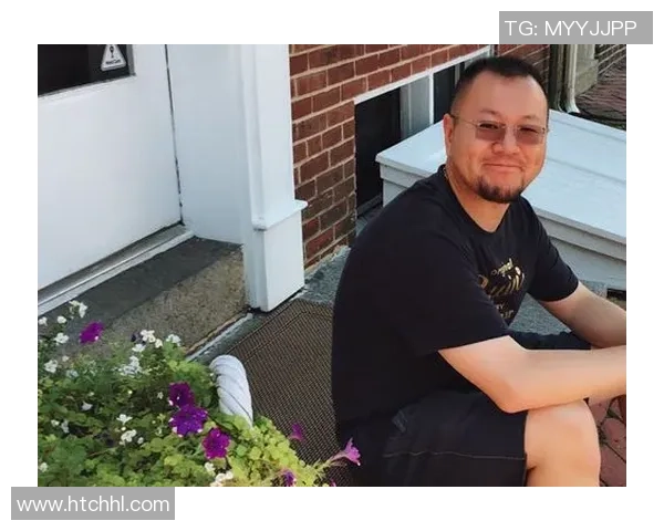 足球巨星太太女友们的生活揭秘:风光背后不为人知的故事 足球巨星太太女友们的生活揭秘:风光背后不为人知的故事